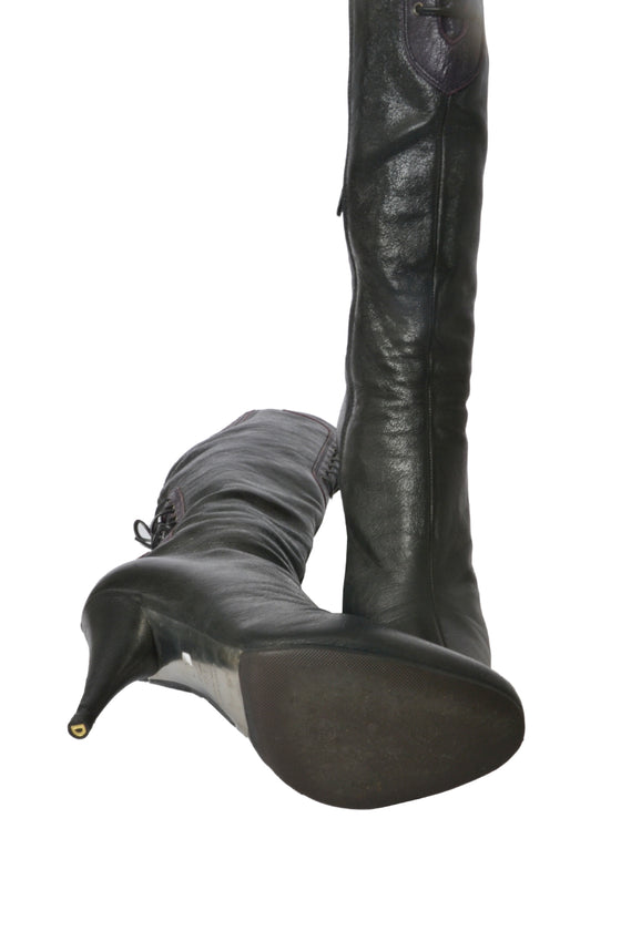 Geschnürte Stiefel